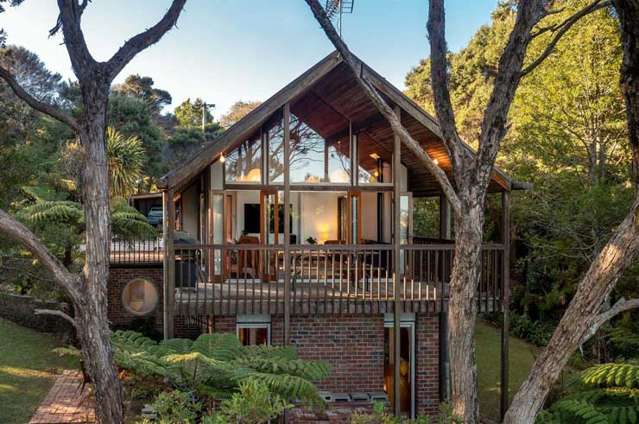 Multi-million-dollar ‘bush hut’ for sale