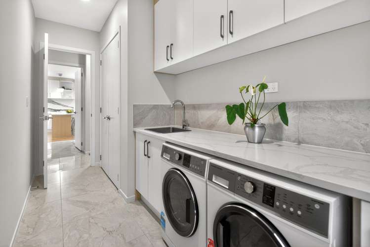 8C Jern Place Eastern Beach_37