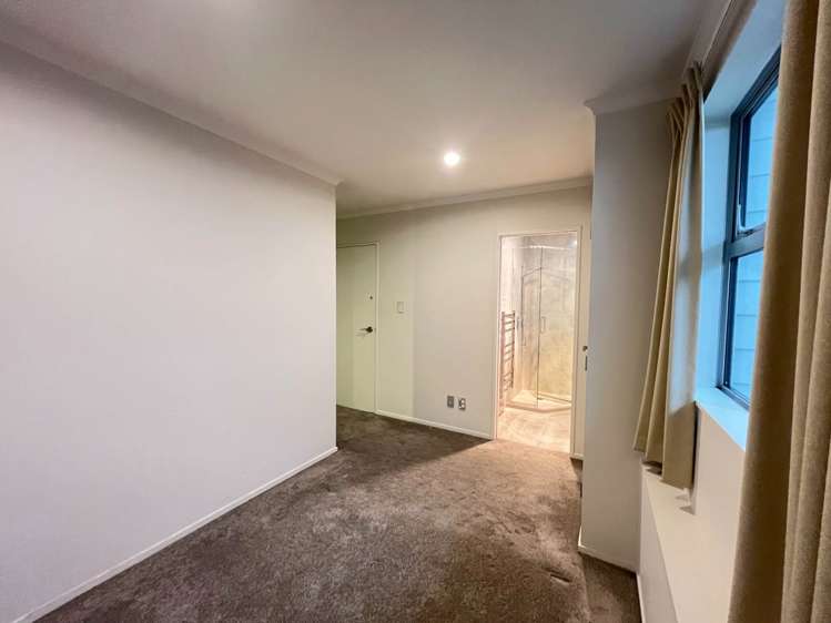 38 Windermere Crescent Blockhouse Bay_17