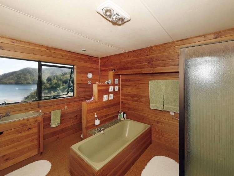 609 Port Underwood Road Whatamango Bay_24