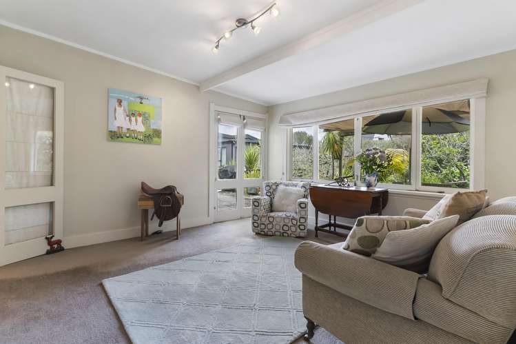 1 Westbourne Road Murrays Bay_11