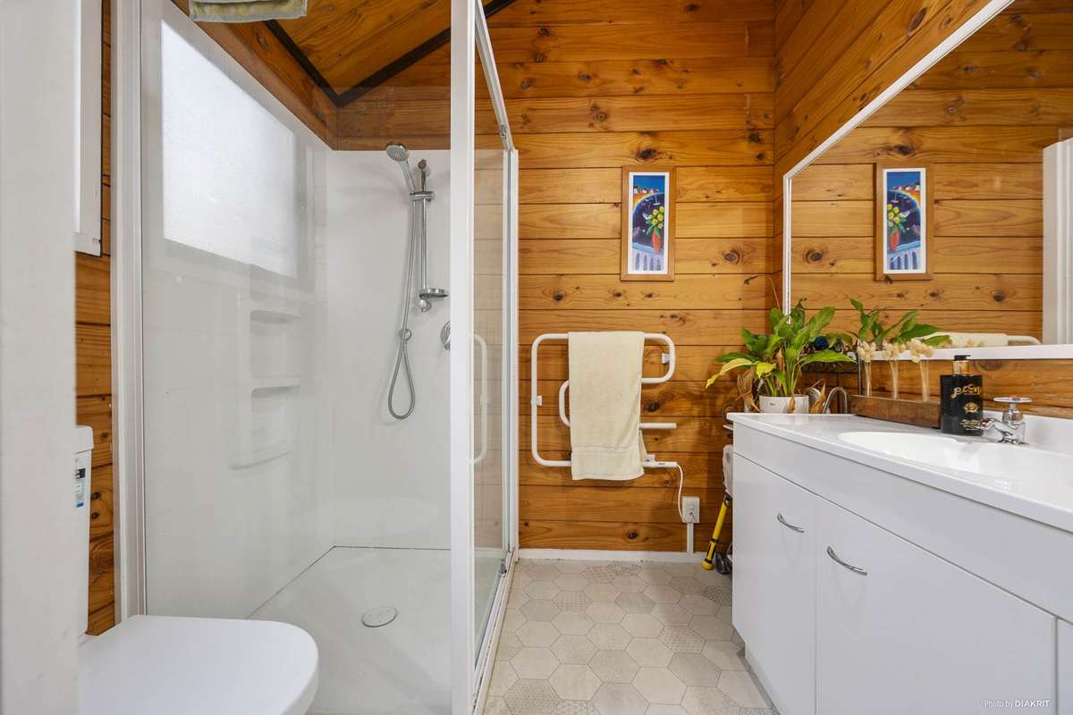 8 Clark And Denize Road_3