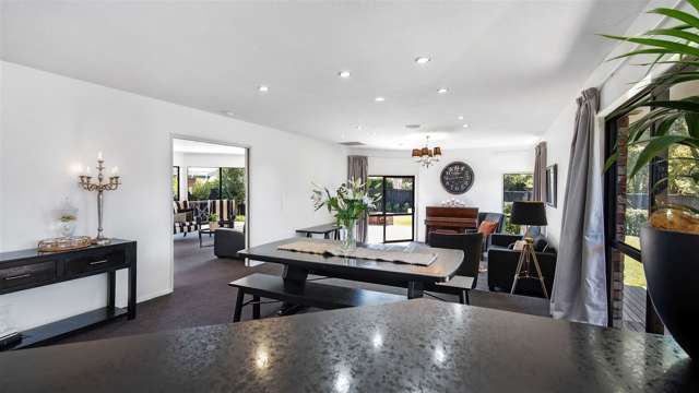 32 Lowry Avenue Redwood_4