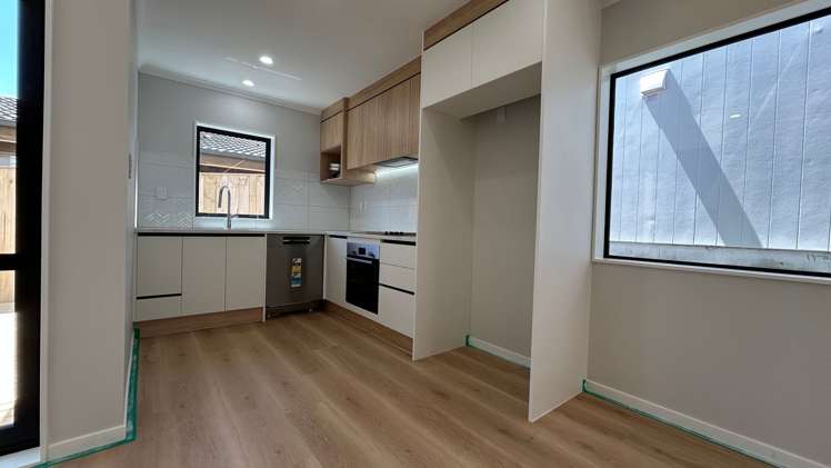 b/85 Sandspit Road Manukau_1