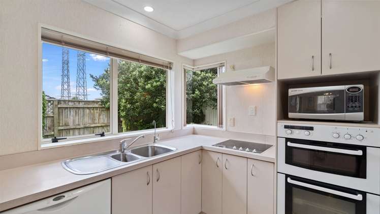 7 Lisbon Street Greerton_5