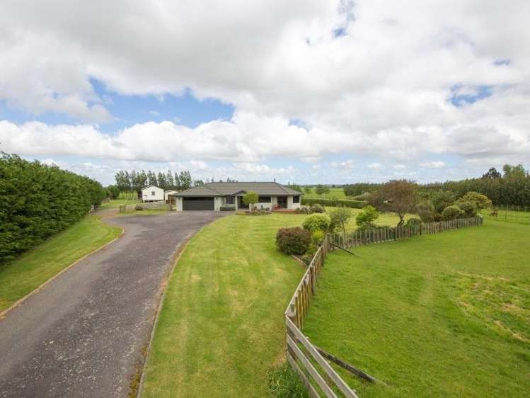 99 Spur Road West Feilding_26