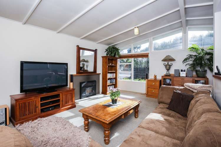 182 Golf Road Titirangi_7