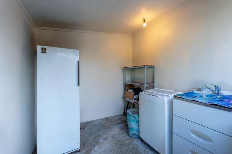 18 Maltby Avenue West End_23
