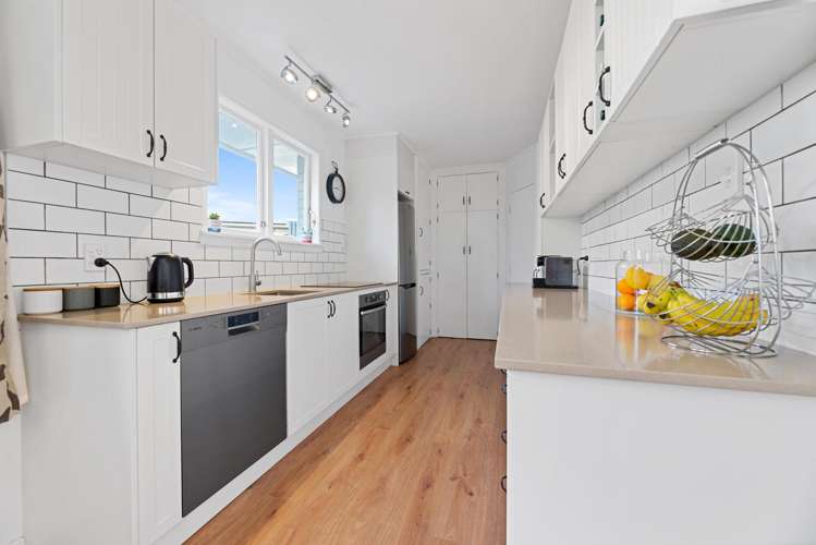 94a Kings Avenue Matua_5