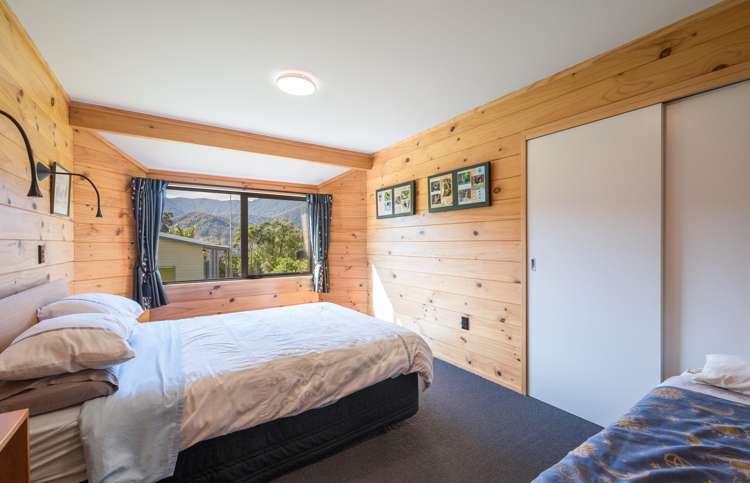 2 Worlds End Road Penzance_12