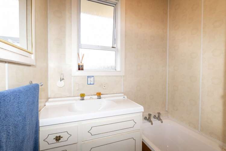 68 Waldron Crescent Green Island_14