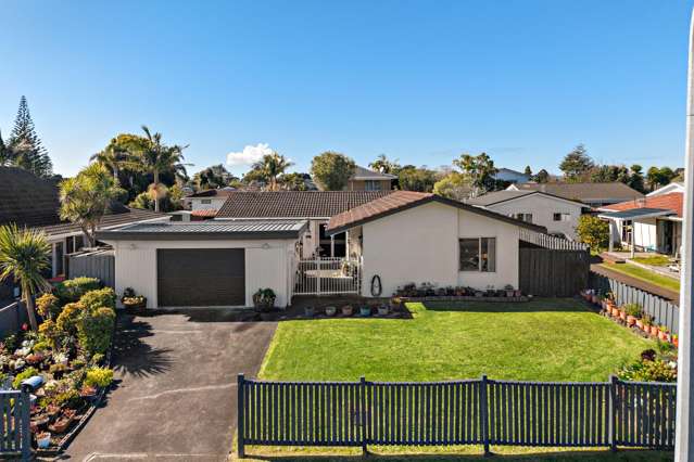 6 Booker Place Manurewa_1
