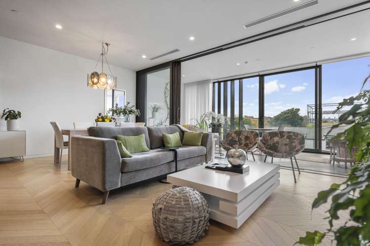 204/10 St Marks Road_4
