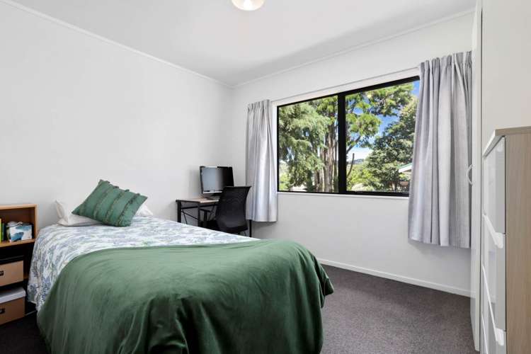 72a Solar Road Glen Eden_12