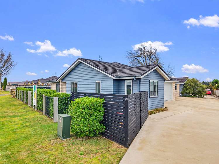 1/39 Saxbys Road Glenview_33