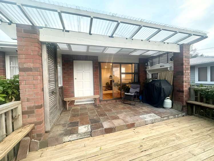 12 Amberley Avenue Te Atatu South_17