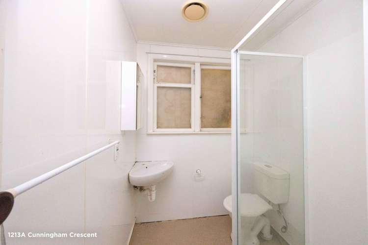 1213–1225 Cunningham Crescent Mayfair_8