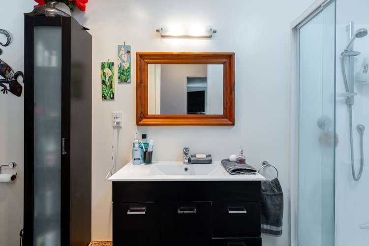 314 Waikawa Road Waikawa_13