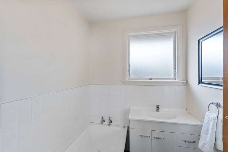 39 Lake Terrace Road Burwood_13