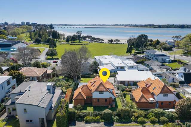 Location, lifestyle and views in the Avenues