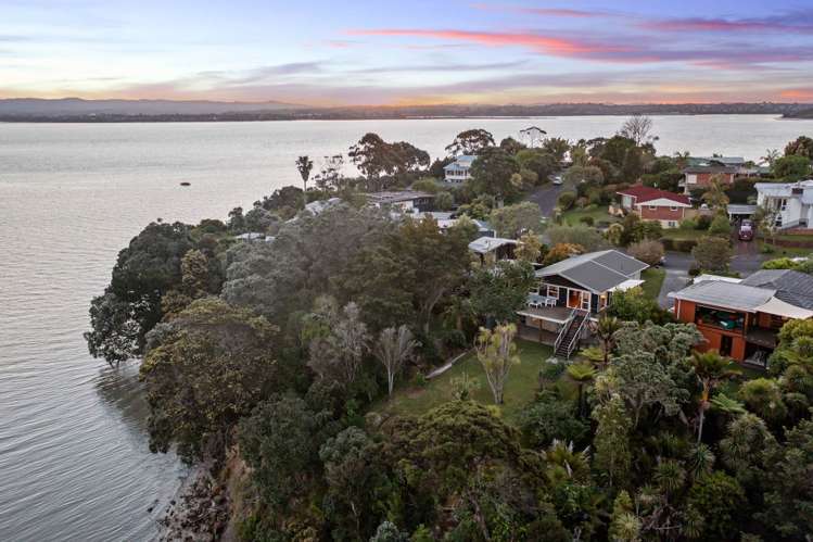 6 Valkyria Place Beach Haven_1