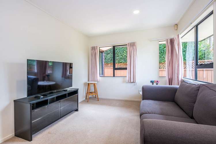 2/101 East Coast Road Castor Bay_13