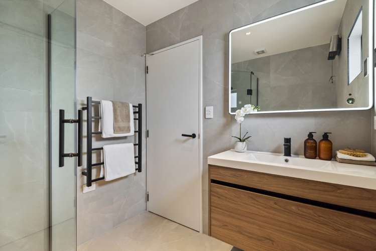 11b Dianthus Place Browns Bay_13