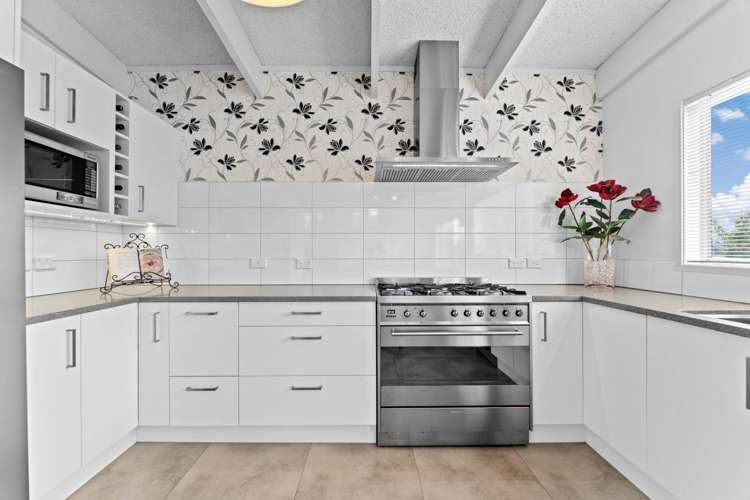 39 Willerton Avenue New Lynn_11