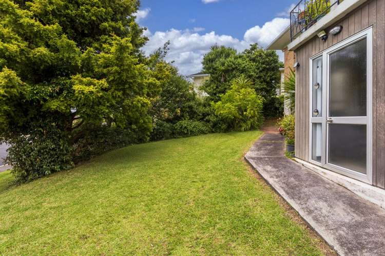 4 Ayton Drive Totara Vale_3