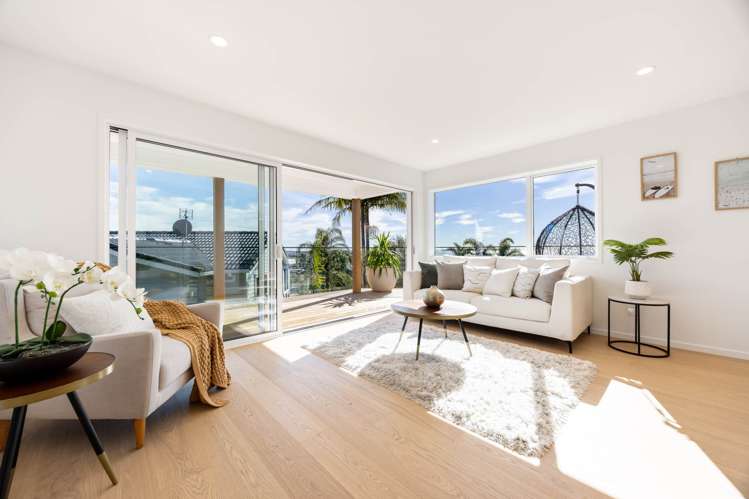 3/3 Galaxy Drive Mairangi Bay_10