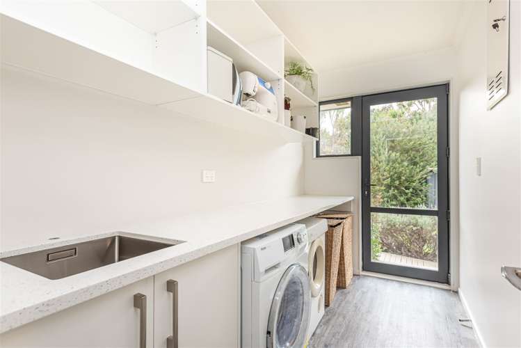 857 Ferry Road Woolston_17