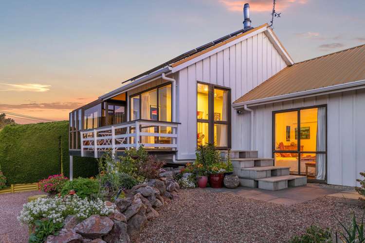 126 Marine Drive Diamond Harbour_31