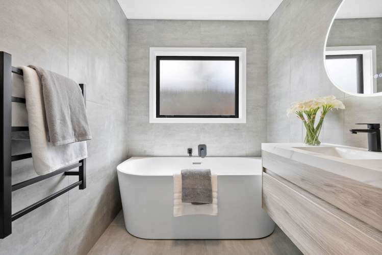 20 Baulcomb Parade Windsor Park_23