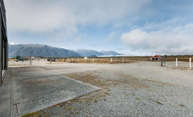 22 Airport Lane Haast_13