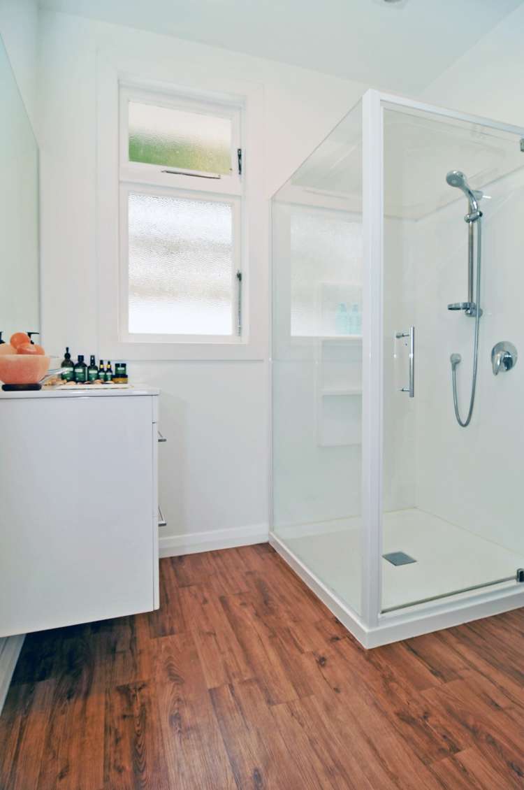 42 Easther Crescent Kew_12