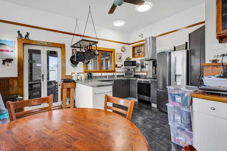 231 Glover Road Hawera_12