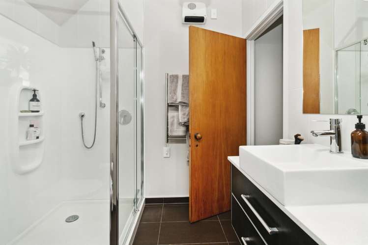 9 Scarboro Terrace Murrays Bay_15
