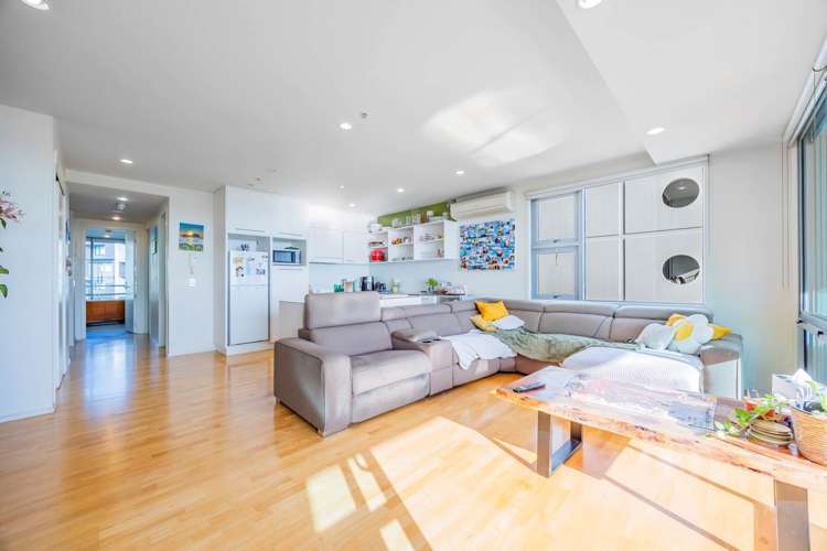 1201/30 Beach Road_3