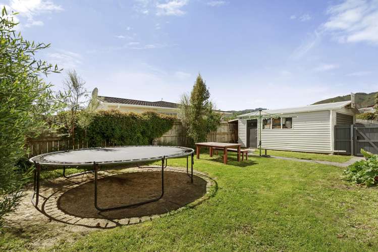 15 Waddington Drive Naenae_12