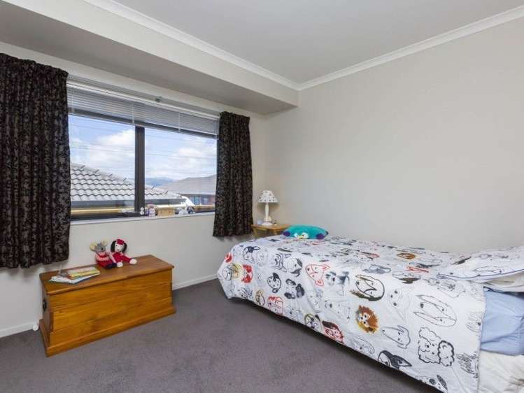 48 Percy Kinsman Crescent Riverstone Terraces_12