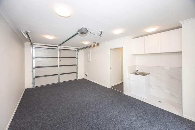 2/40A Exeter Street Glenview_17