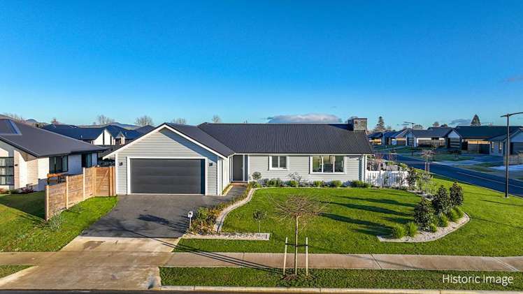8 Peakedale Drive_0