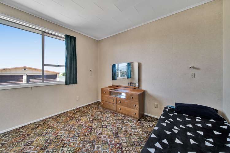 2 Tauhuri Street Manaia_9