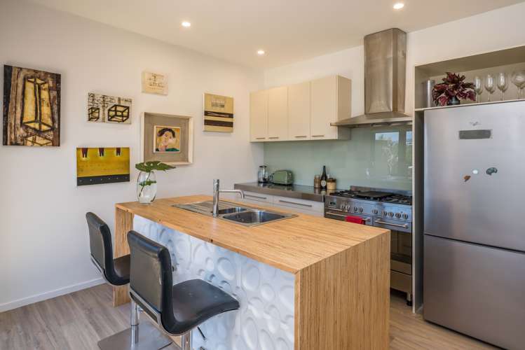 2/77 Nevay Road Miramar_2