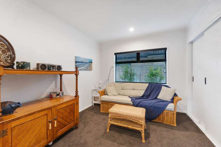 4B Lillian Place Orewa_12