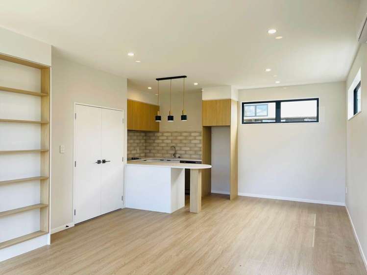2/123 Barrack Road Mount Wellington_1