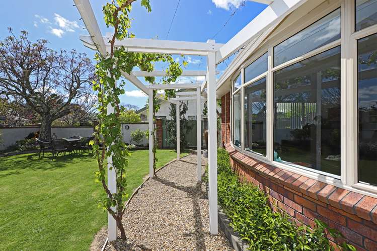 59 Whiting Crescent Greenmeadows_16