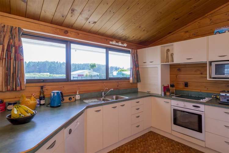 592 Waitarere Beach Road Waitarere Beach_9