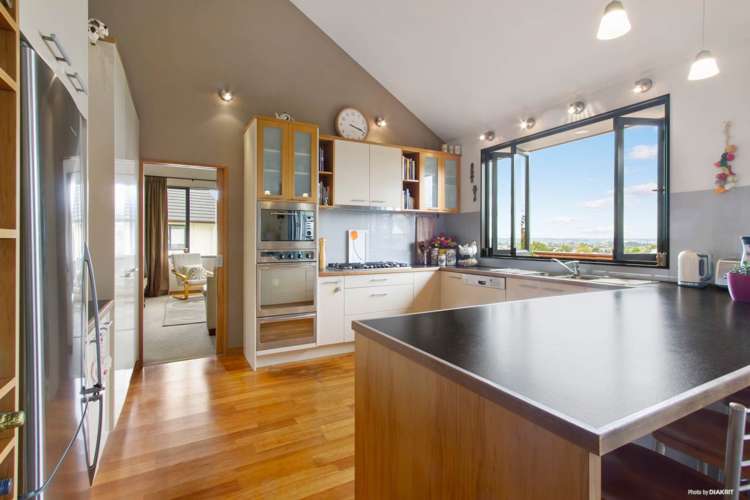 241 Royal Road Massey_8