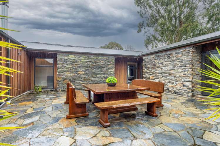 18 River Road Elgin_22